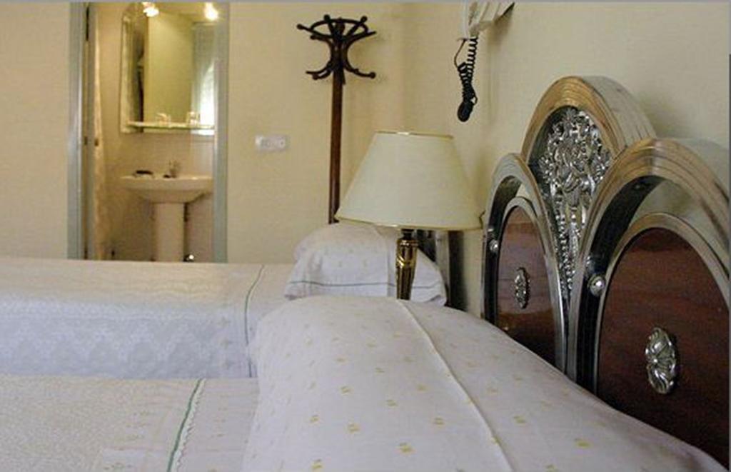 Hostal Delfina Мадрид Номер фото